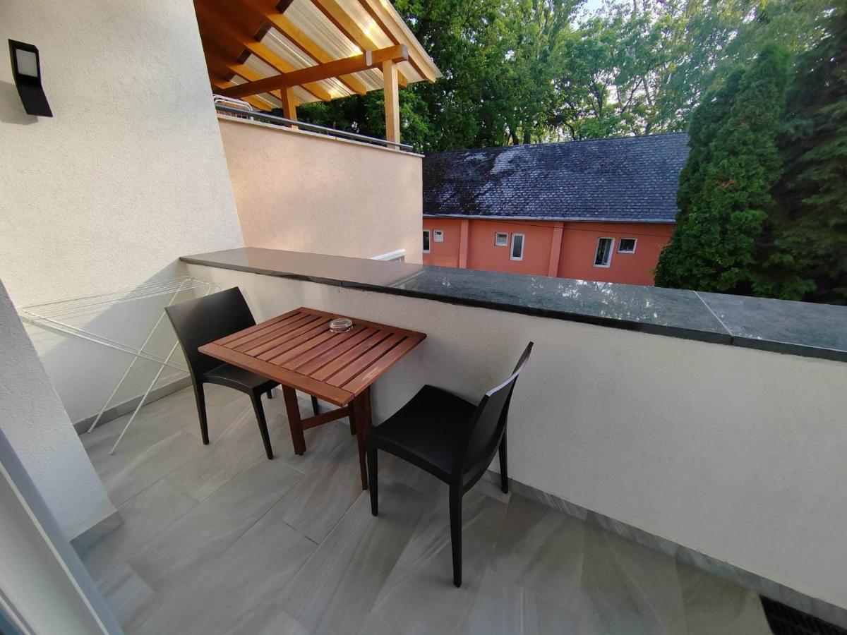 City Panzio Balatonlelle Exteriör bild