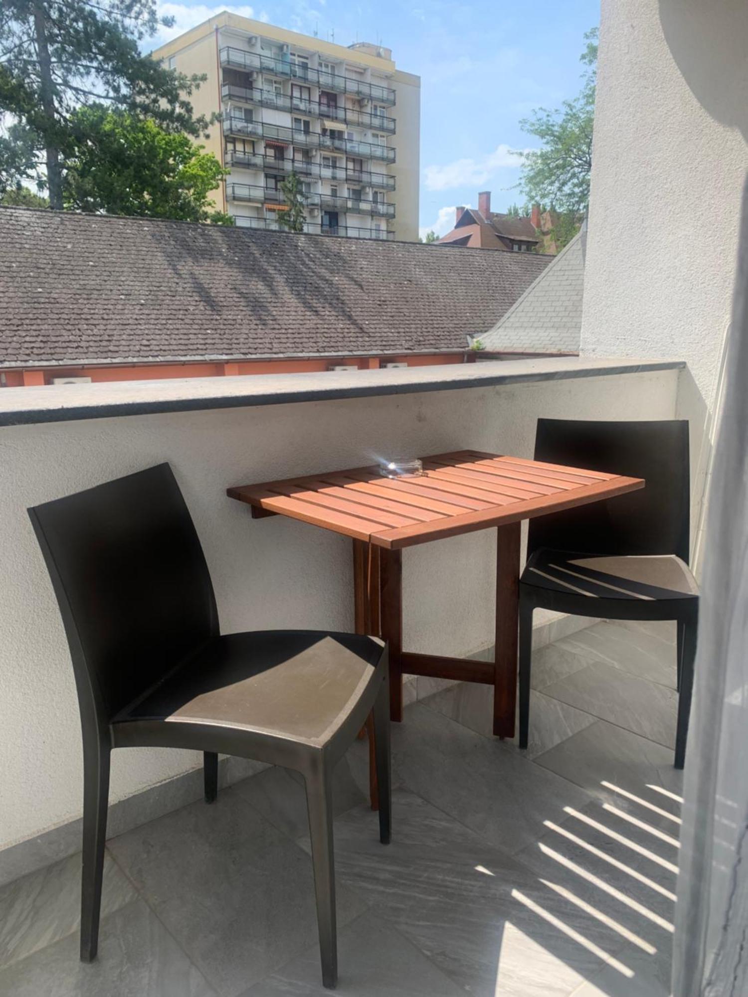 City Panzio Balatonlelle Exteriör bild